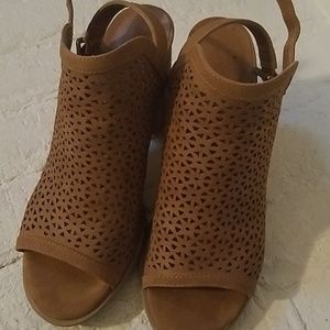 Camel Booties